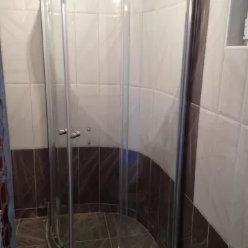 Рафаело  Параван на лизгање 4/6мм стакло 