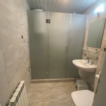 Паголо 3 Параван со врата на отварање 8мм стакло