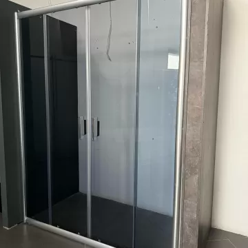 Рафаело 4 Параван на лизгање 6мм стакло 