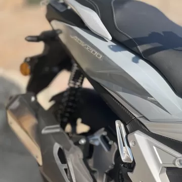 HMC ADV 200