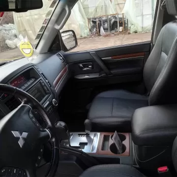 Mitsubishi Pajero 3.2 Full oprema