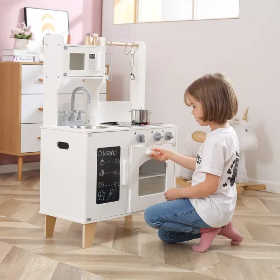 Дрвена детска кујна PolarB со светло и звук